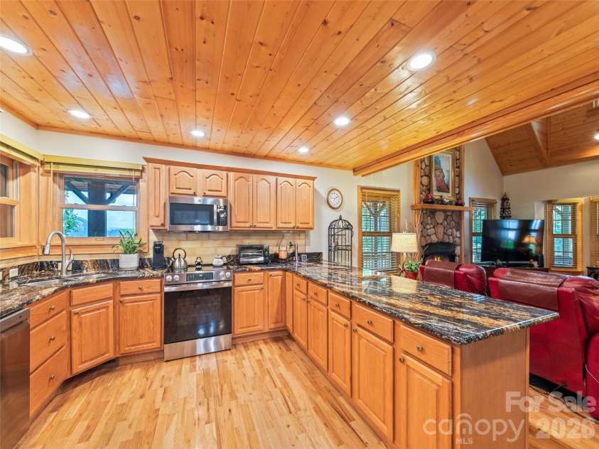 528 Brannon Forest Drive, Waynesville, NC 28785.  MLS# CAR4402241, YatesRealty ID 36808. 