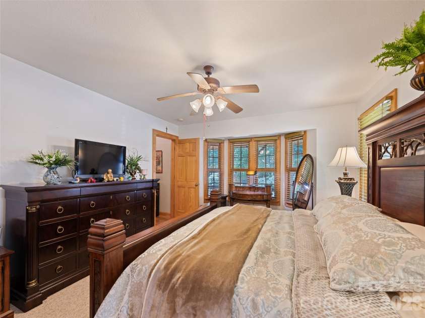 528 Brannon Forest Drive, Waynesville, NC 28785.  MLS# CAR4402241, YatesRealty ID 36808. 