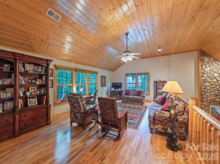 528 Brannon Forest Drive, Waynesville, NC 28785.  MLS# CAR4402241, YatesRealty ID 36808. 