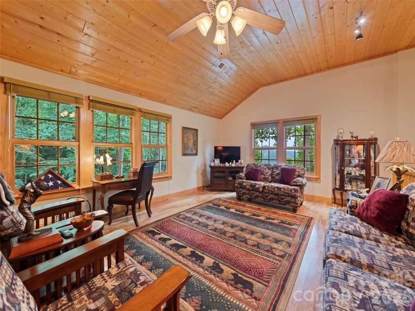 528 Brannon Forest Drive, Waynesville, NC 28785.  MLS# CAR4402241, YatesRealty ID 36808. 