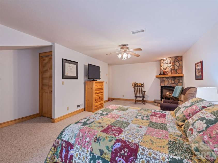 528 Brannon Forest Drive, Waynesville, NC 28785.  MLS# CAR4402241, YatesRealty ID 36808. 