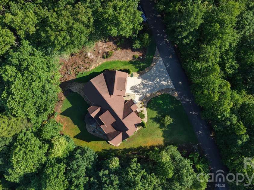 487 Cross Creek Drive, Marion, NC 28752.  MLS# CAR4398543, YatesRealty ID 36809. 
