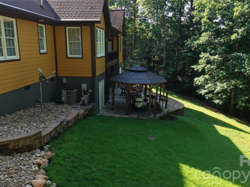487 Cross Creek Drive, Marion, NC 28752.  MLS# CAR4398543, YatesRealty ID 36809. 