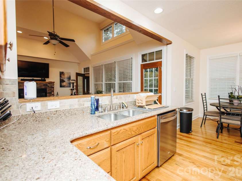 487 Cross Creek Drive, Marion, NC 28752.  MLS# CAR4398543, YatesRealty ID 36809. 