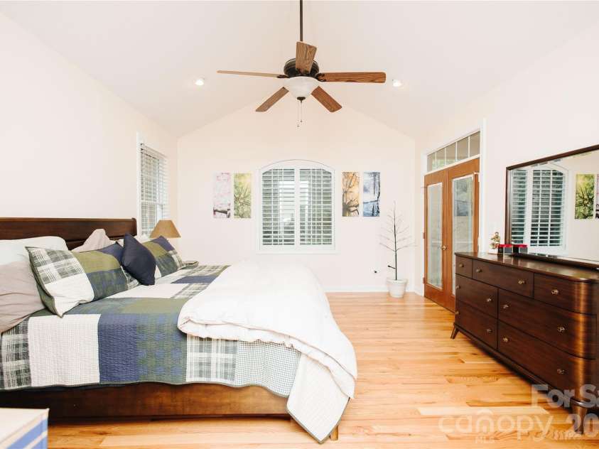 487 Cross Creek Drive, Marion, NC 28752.  MLS# CAR4398543, YatesRealty ID 36809. 