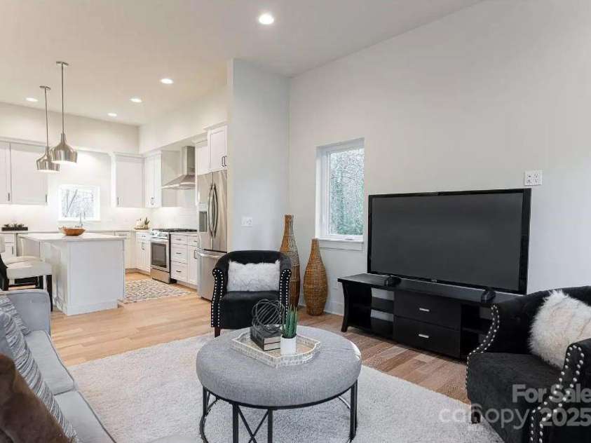 17 Macallan Lane, Asheville, NC 28805.  MLS# CAR4240430, YatesRealty ID 3681. 