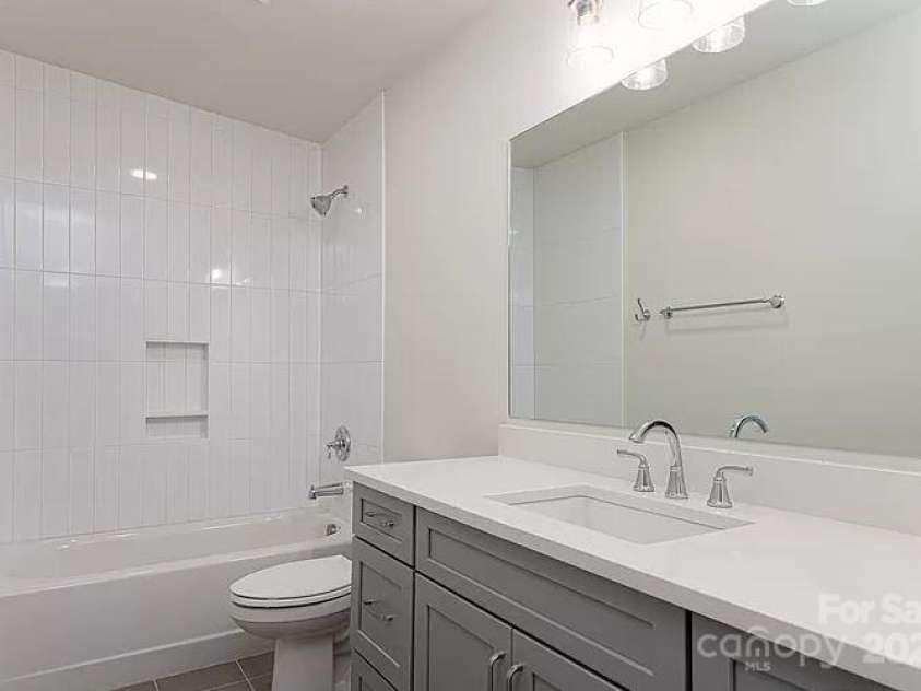 17 Macallan Lane, Asheville, NC 28805.  MLS# CAR4333991, YatesRealty ID 3681. 