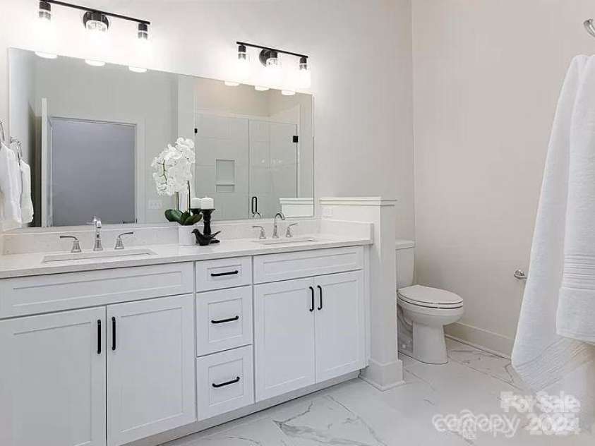 17 Macallan Lane, Asheville, NC 28805.  MLS# CAR4333991, YatesRealty ID 3681. 