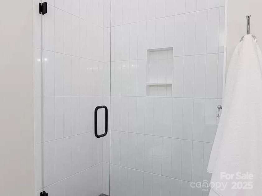 17 Macallan Lane, Asheville, NC 28805.  MLS# CAR4333991, YatesRealty ID 3681. 