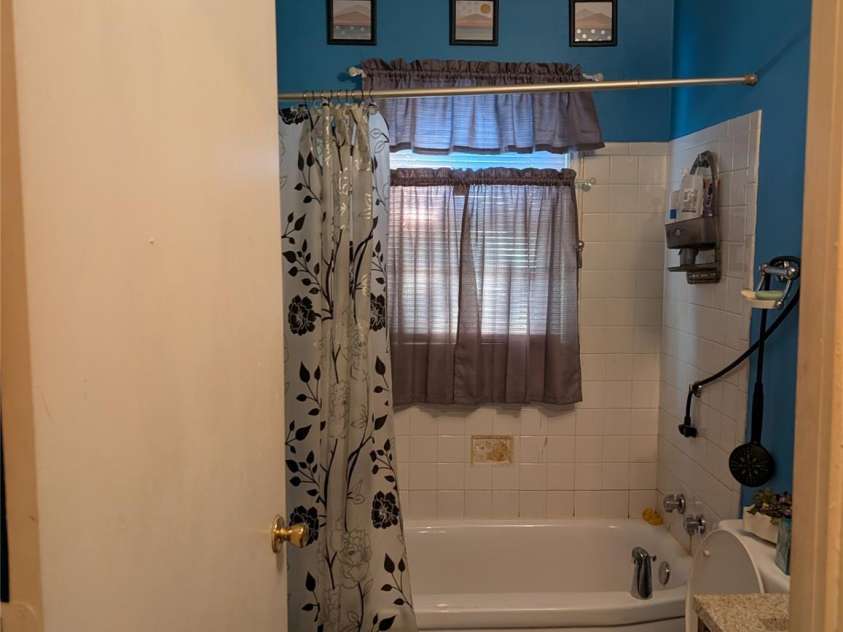 635 Chicago Avenue, Charlotte, NC 28203.  MLS# CAR4352789, YatesRealty ID 3681. 