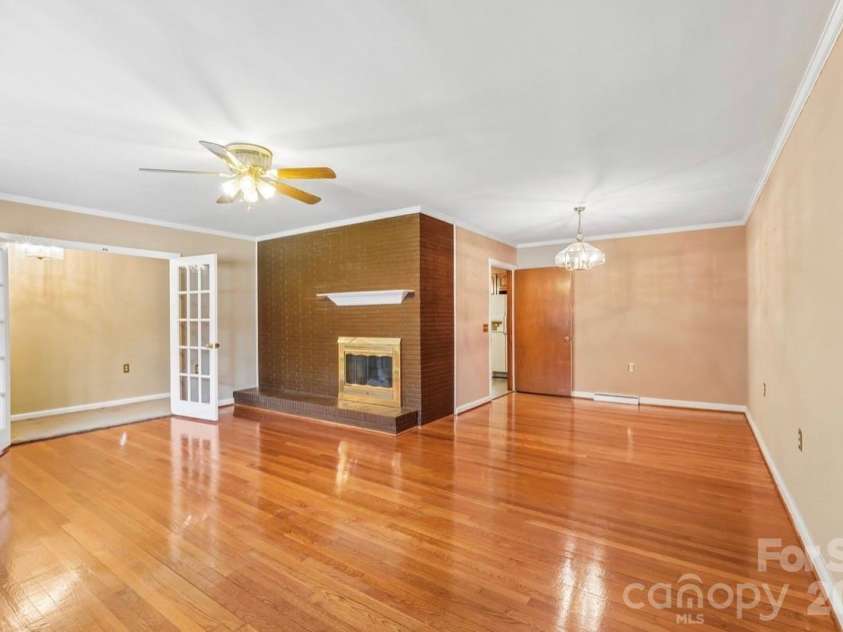 2819 Gardner Park Drive, Gastonia, NC 28054.  MLS# CAR4400791, YatesRealty ID 36810. 