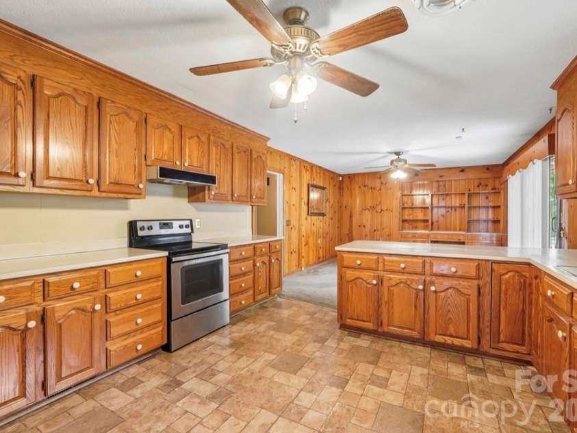 2819 Gardner Park Drive, Gastonia, NC 28054.  MLS# CAR4400791, YatesRealty ID 36810. 