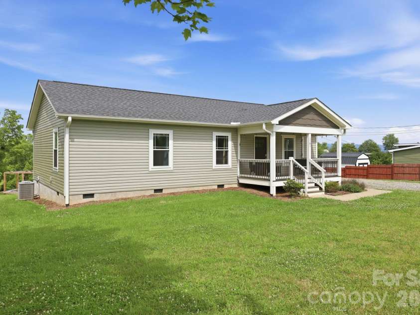 1781 Bear Creek Road, Leicester, NC 28748.  MLS# CAR4367233, YatesRealty ID 36812. 