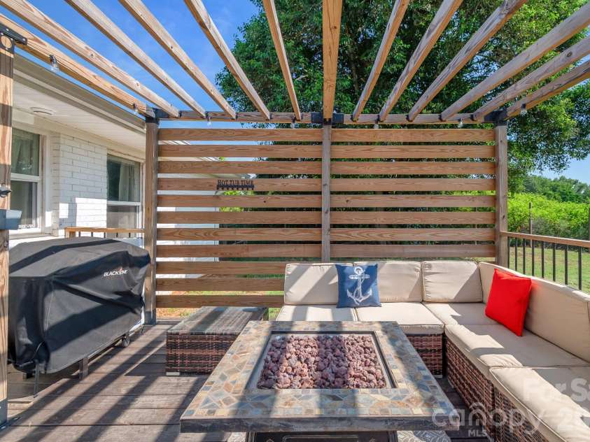 2307 Tanner Road, Marshville, NC 28103.  MLS# CAR4397645, YatesRealty ID 36814. 