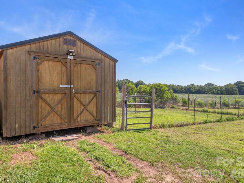 2307 Tanner Road, Marshville, NC 28103.  MLS# CAR4397645, YatesRealty ID 36814. 