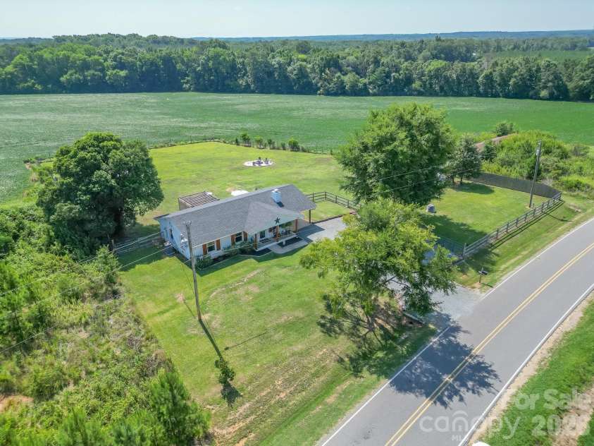 2307 Tanner Road, Marshville, NC 28103.  MLS# CAR4397645, YatesRealty ID 36814. 