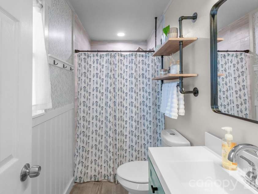 2307 Tanner Road, Marshville, NC 28103.  MLS# CAR4397645, YatesRealty ID 36814. Primary Bath