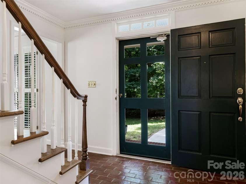 325 Stratfordshire Drive, Matthews, NC 28105.  MLS# CAR4399537, YatesRealty ID 36816. 