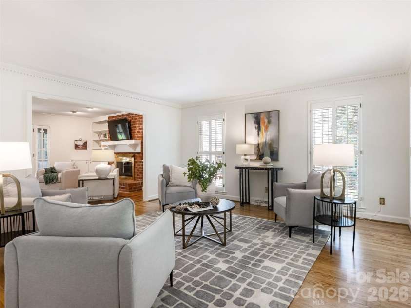 325 Stratfordshire Drive, Matthews, NC 28105.  MLS# CAR4399537, YatesRealty ID 36816. 