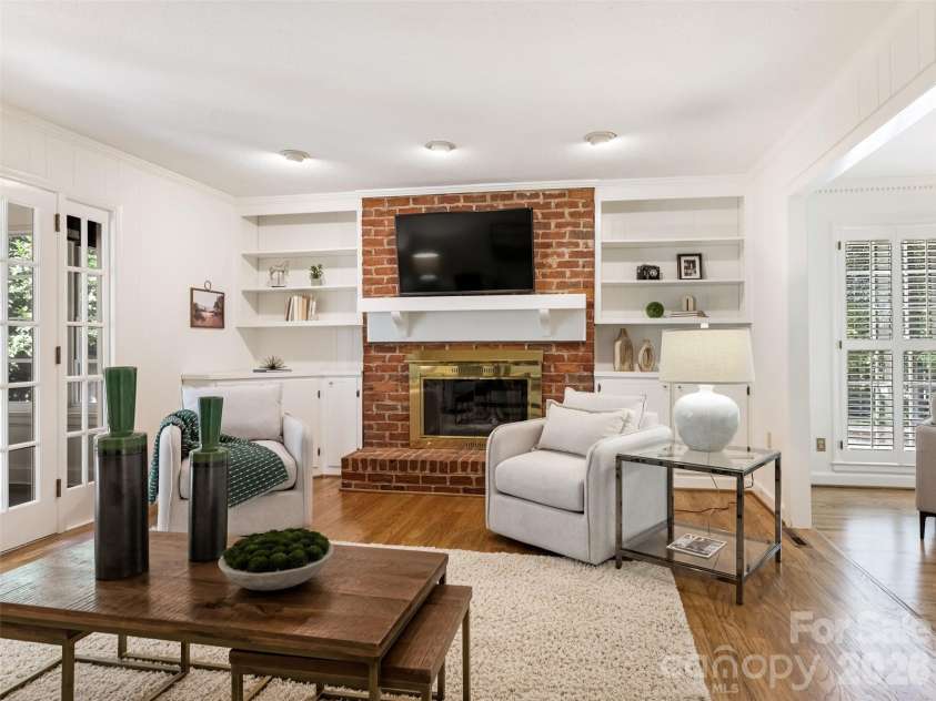 325 Stratfordshire Drive, Matthews, NC 28105.  MLS# CAR4399537, YatesRealty ID 36816. 