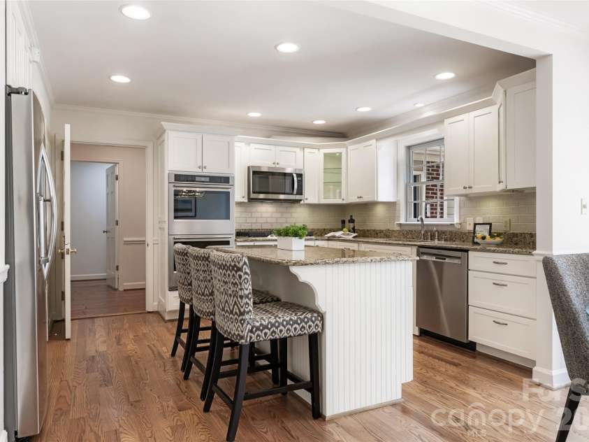 325 Stratfordshire Drive, Matthews, NC 28105.  MLS# CAR4399537, YatesRealty ID 36816. 