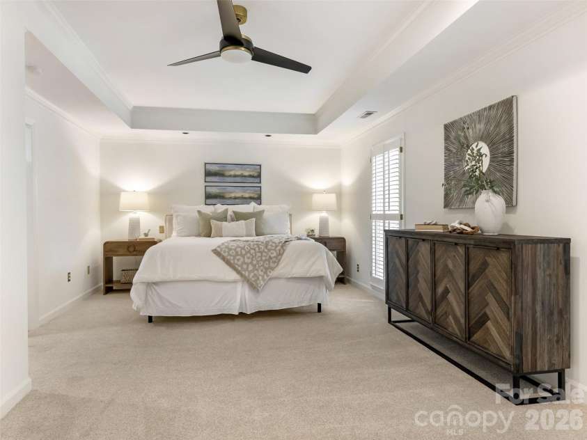 325 Stratfordshire Drive, Matthews, NC 28105.  MLS# CAR4399537, YatesRealty ID 36816. 