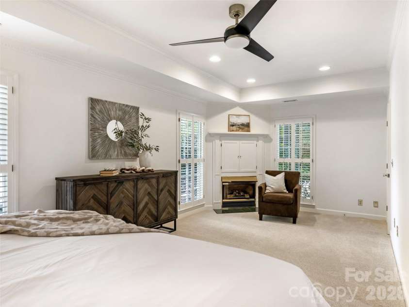325 Stratfordshire Drive, Matthews, NC 28105.  MLS# CAR4399537, YatesRealty ID 36816. 