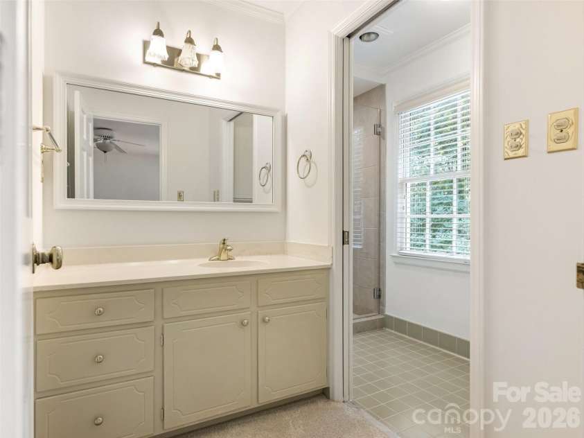 325 Stratfordshire Drive, Matthews, NC 28105.  MLS# CAR4399537, YatesRealty ID 36816. 