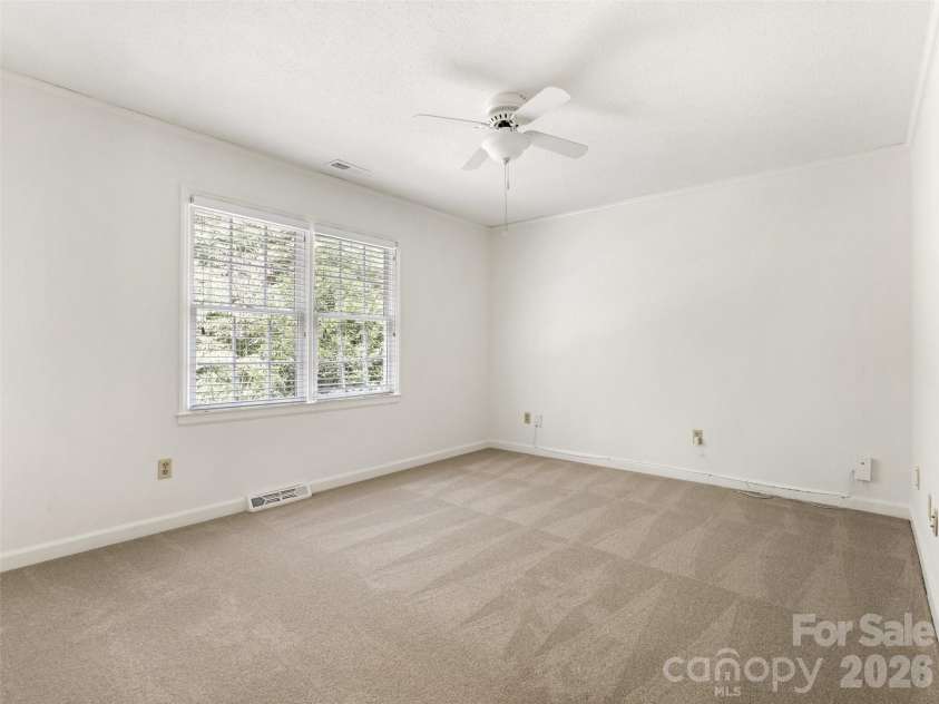 325 Stratfordshire Drive, Matthews, NC 28105.  MLS# CAR4399537, YatesRealty ID 36816. 