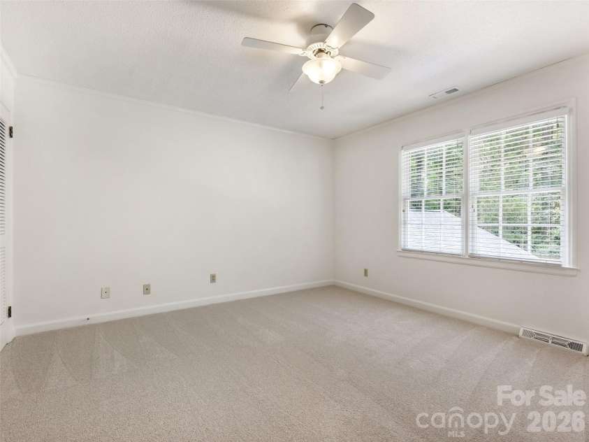 325 Stratfordshire Drive, Matthews, NC 28105.  MLS# CAR4399537, YatesRealty ID 36816. 