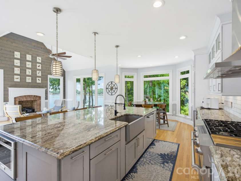 131 Point Of View Drive, Mooresville, NC 28117.  MLS# CAR4398658, YatesRealty ID 36819. 