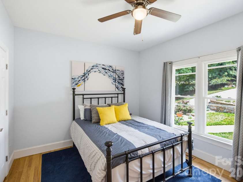 131 Point Of View Drive, Mooresville, NC 28117.  MLS# CAR4398658, YatesRealty ID 36819. 