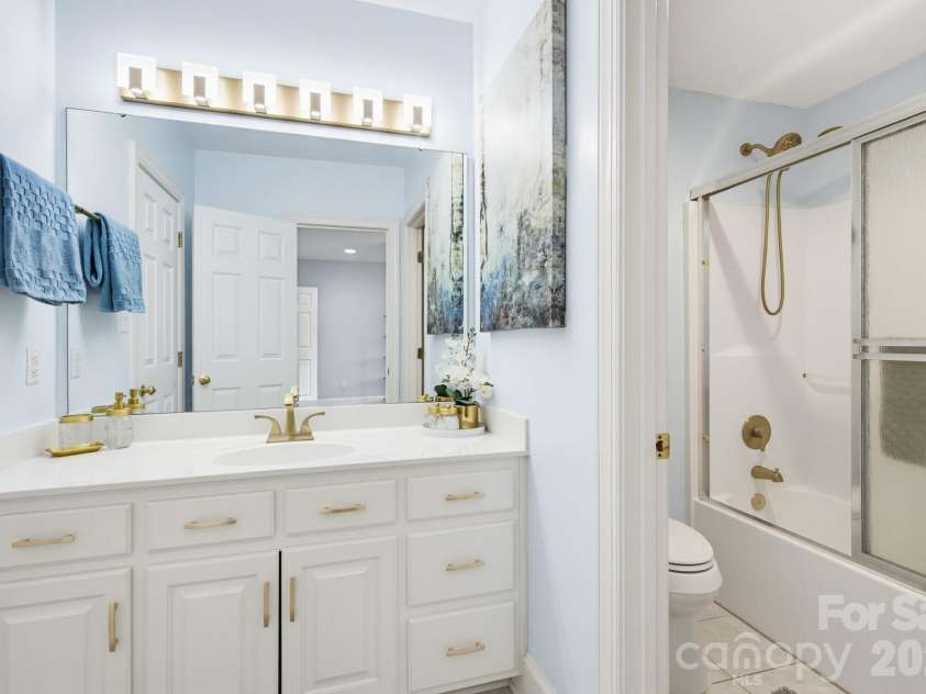 131 Point Of View Drive, Mooresville, NC 28117.  MLS# CAR4398658, YatesRealty ID 36819. 