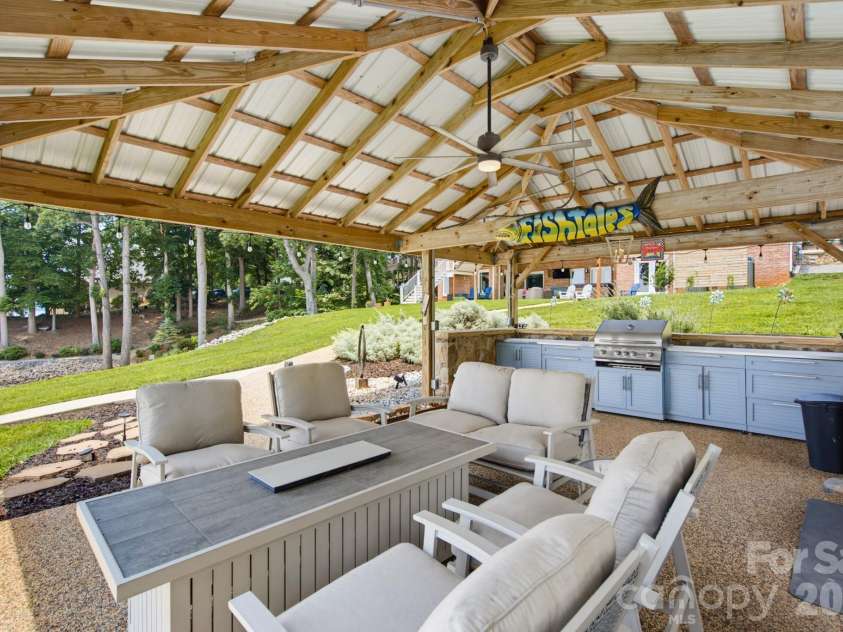 131 Point Of View Drive, Mooresville, NC 28117.  MLS# CAR4398658, YatesRealty ID 36819. 