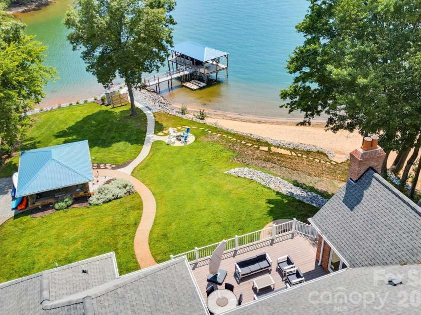 131 Point Of View Drive, Mooresville, NC 28117.  MLS# CAR4398658, YatesRealty ID 36819. 