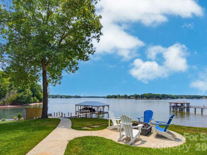 131 Point Of View Drive, Mooresville, NC 28117.  MLS# CAR4398658, YatesRealty ID 36819. 