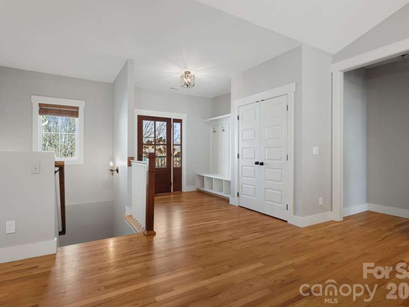 5 Magnolia Farms Drive, Asheville, NC 28806.  MLS# CAR4342638, YatesRealty ID 3682. 