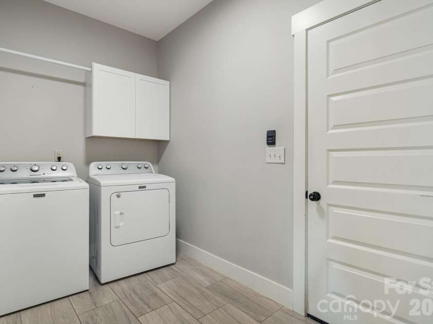 5 Magnolia Farms Drive, Asheville, NC 28806.  MLS# CAR4342638, YatesRealty ID 3682. 