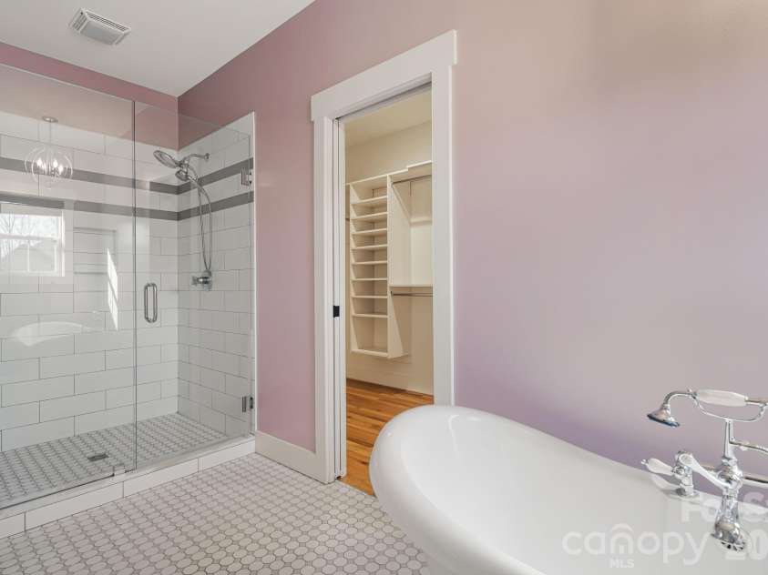 5 Magnolia Farms Drive, Asheville, NC 28806.  MLS# CAR4342638, YatesRealty ID 3682. 