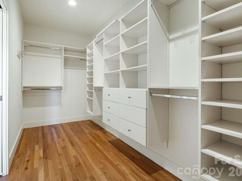 5 Magnolia Farms Drive, Asheville, NC 28806.  MLS# CAR4342638, YatesRealty ID 3682. 