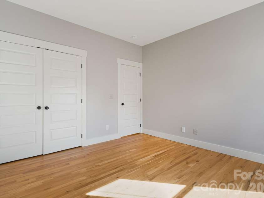 5 Magnolia Farms Drive, Asheville, NC 28806.  MLS# CAR4342638, YatesRealty ID 3682. 