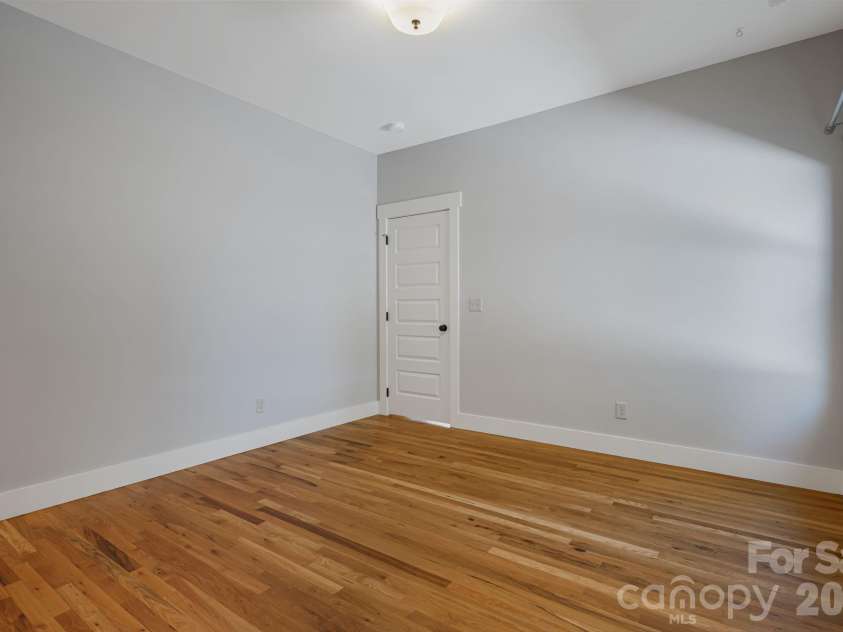 5 Magnolia Farms Drive, Asheville, NC 28806.  MLS# CAR4342638, YatesRealty ID 3682. 