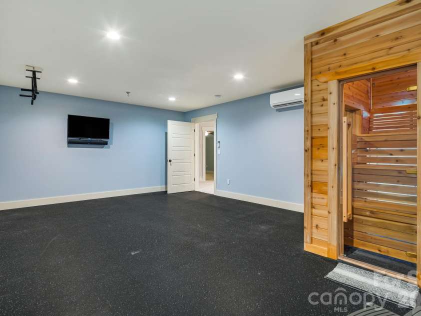 5 Magnolia Farms Drive, Asheville, NC 28806.  MLS# CAR4342638, YatesRealty ID 3682. 