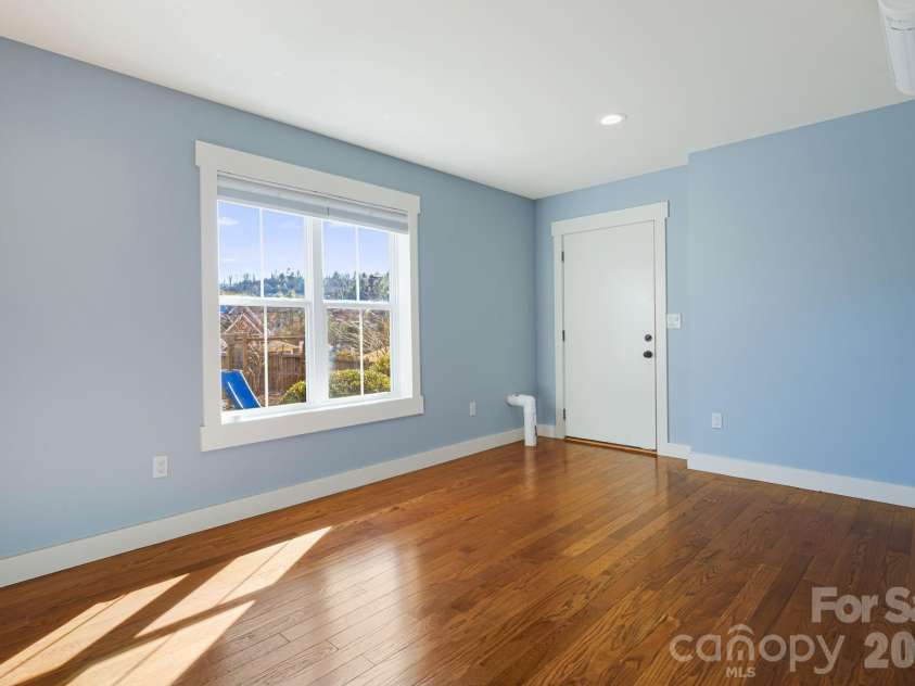 5 Magnolia Farms Drive, Asheville, NC 28806.  MLS# CAR4342638, YatesRealty ID 3682. 