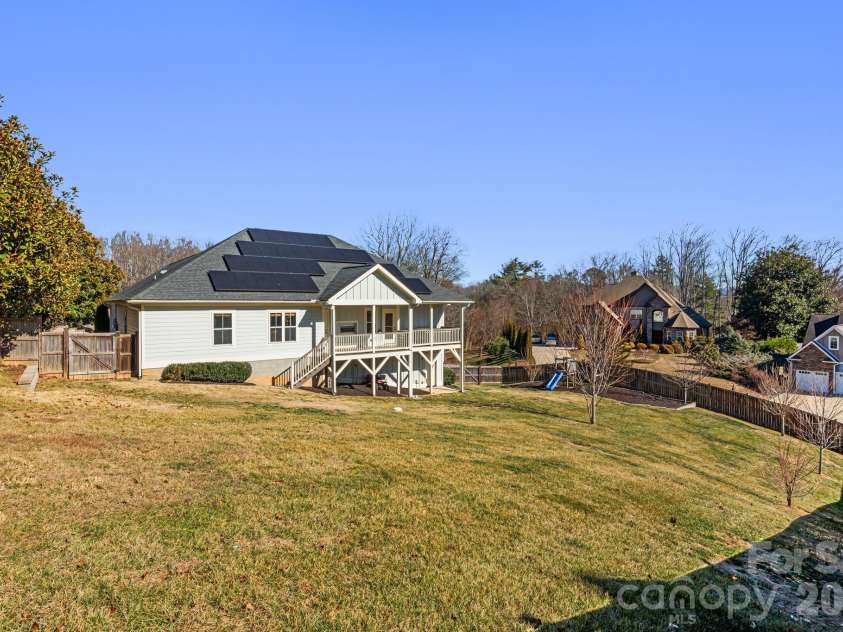 5 Magnolia Farms Drive, Asheville, NC 28806.  MLS# CAR4342638, YatesRealty ID 3682. 