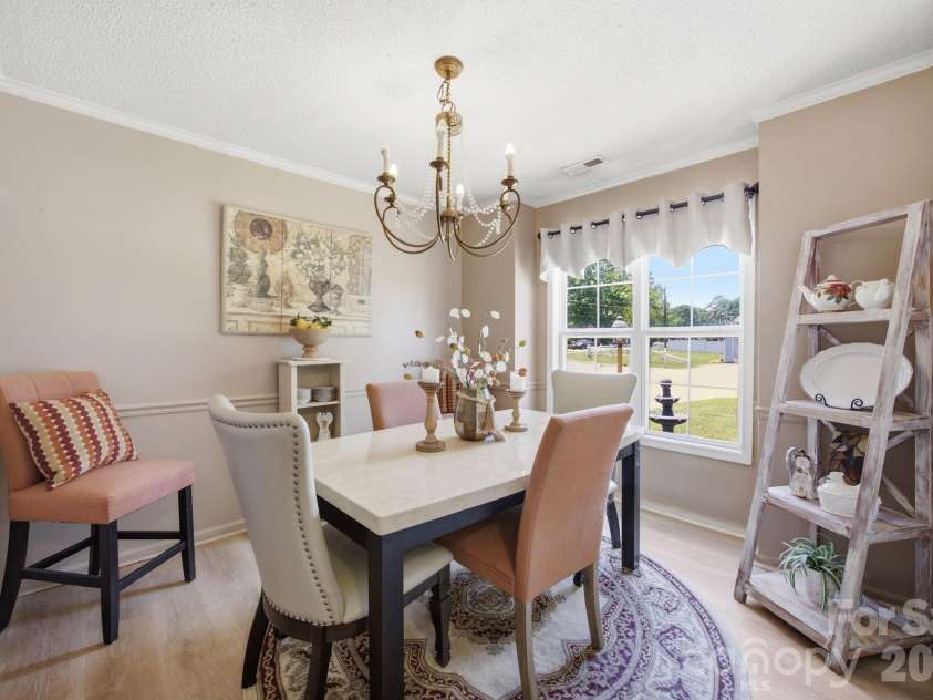 2498 Hawk Ridge Drive, Gastonia, NC 28056.  MLS# CAR4394789, YatesRealty ID 36820. 