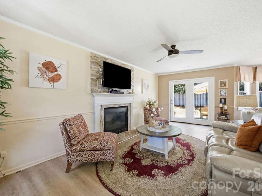 2498 Hawk Ridge Drive, Gastonia, NC 28056.  MLS# CAR4394789, YatesRealty ID 36820. 