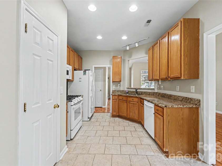 10508 Hellebore Road, Charlotte, NC 28213.  MLS# CAR4393296, YatesRealty ID 36822. 