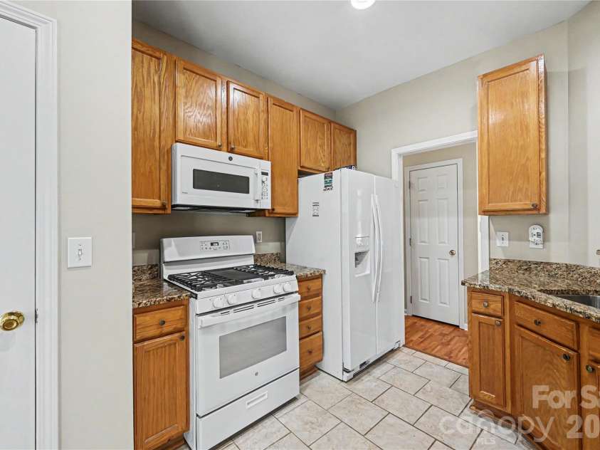 10508 Hellebore Road, Charlotte, NC 28213.  MLS# CAR4393296, YatesRealty ID 36822. 