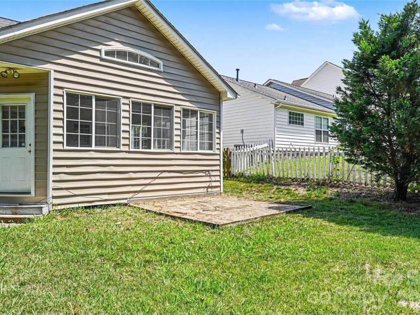 10508 Hellebore Road, Charlotte, NC 28213.  MLS# CAR4393296, YatesRealty ID 36822. 